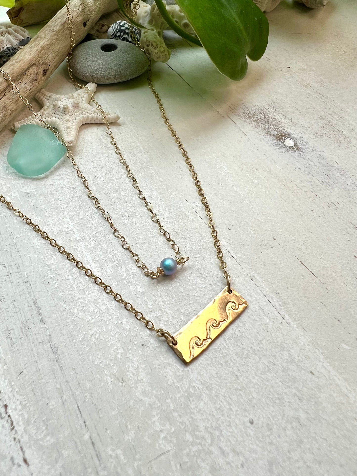 Triple wave stamped bar necklace