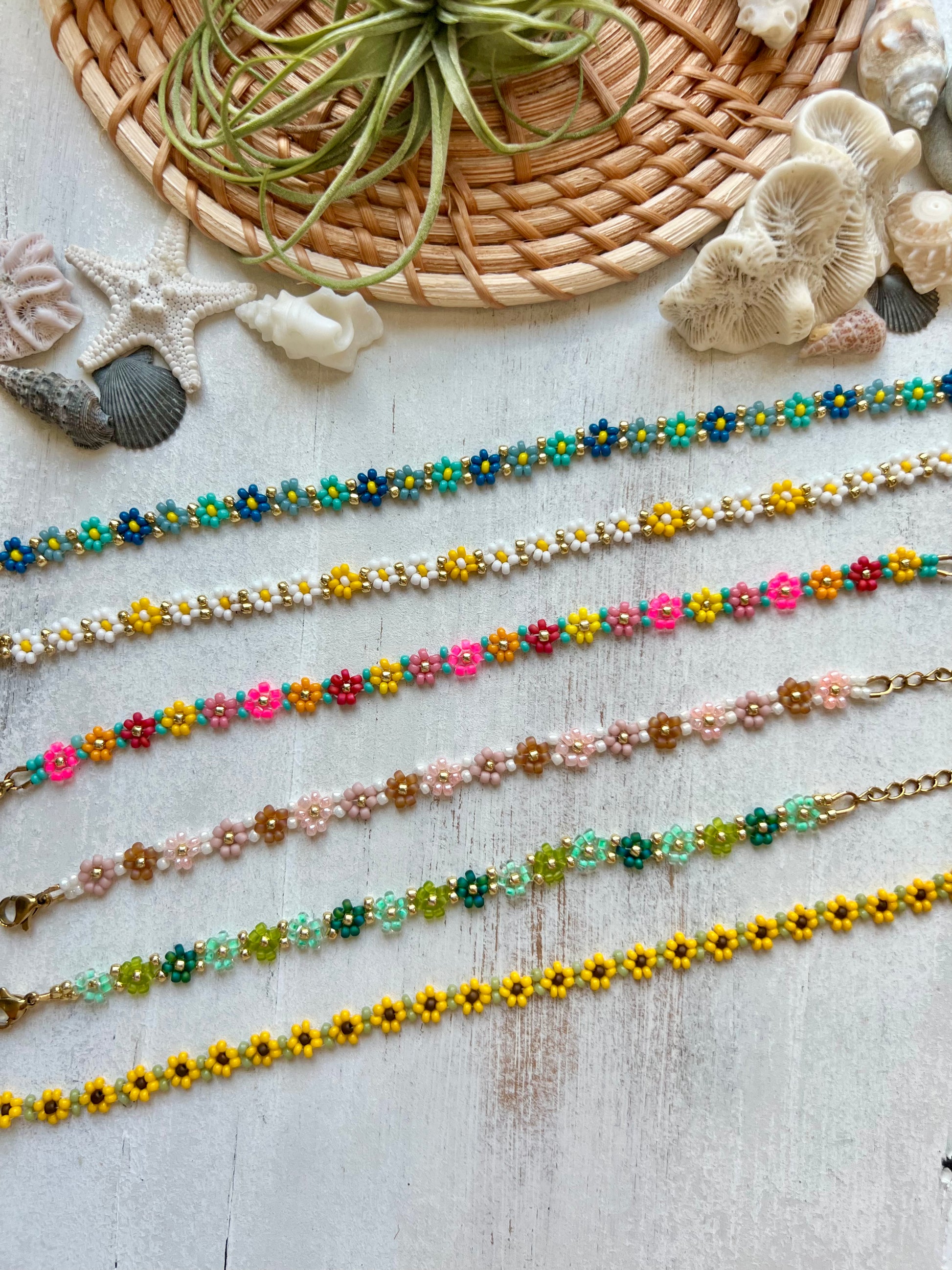 Daisy seed bead top anklet